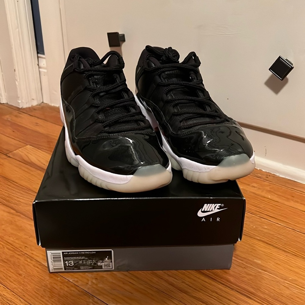 Jordan 11 Low “72-10”